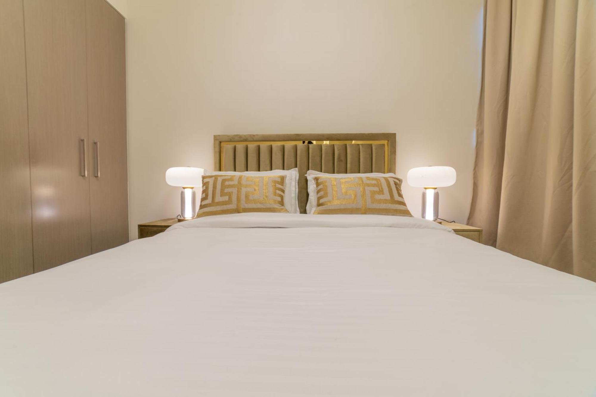 First Class 2br With Full Boulevard View Апартаменти *